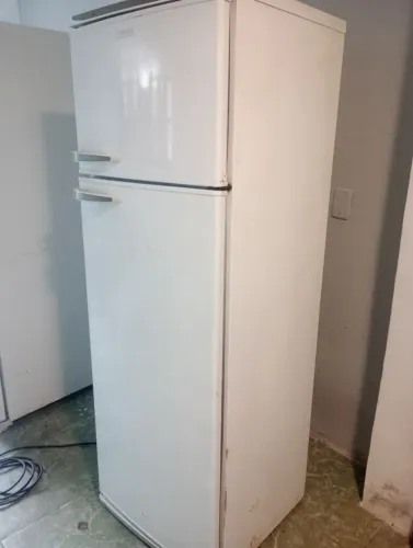 Geladeira degelo seco