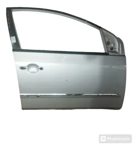 Porta Dianteira Direita Nissan Sentra 2007 A 2012 Dianteira Direito Prata