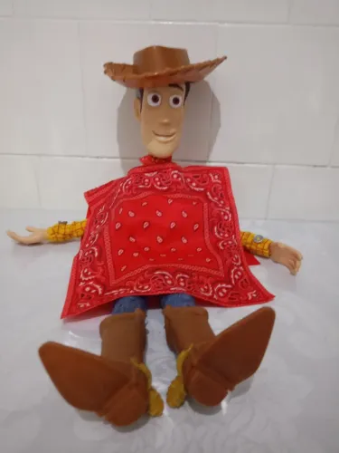 Boneco Woody Thinkway Toys Toy Story 5 FALA EM ESPANHOL