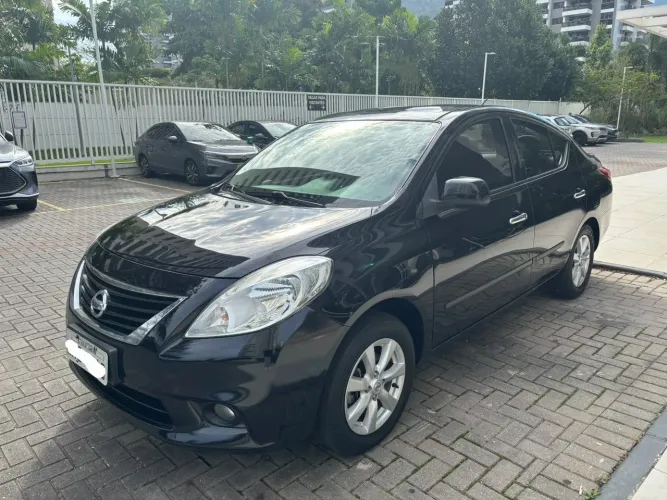 Nissan Versa SL 1.6 16V Flex Fuel 4P Mec. 2014