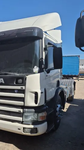 SCANIA P 94  BRANCO ANO MODELO 2004
