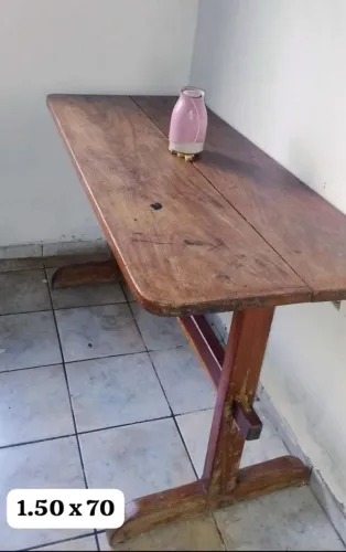 MESA DE MADEIRA FAVEIRO