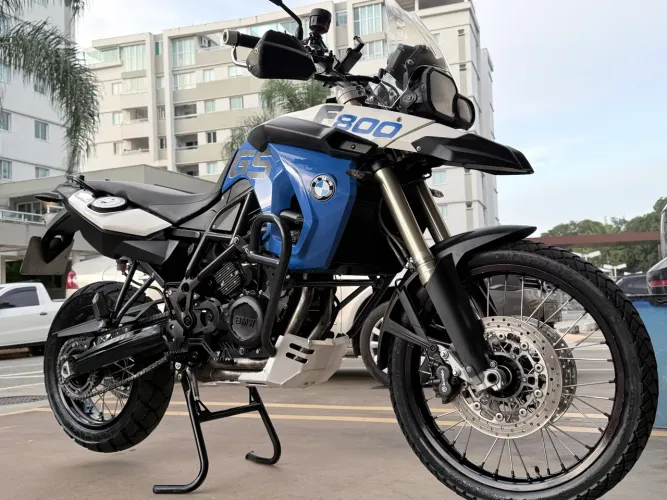 Gs F800 extremamente nova