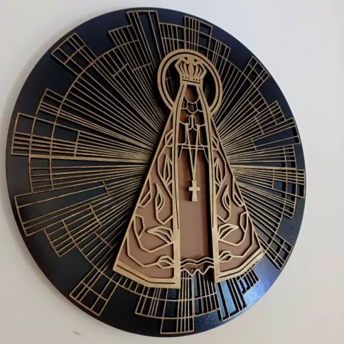 Quadro Nossa Senhora 3D em mdf detalhes em dourado 30x30cm