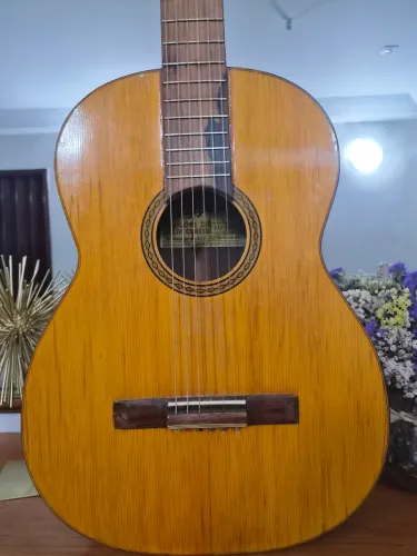 VIOLÃO DI GIORGIO BEL SOM década de 60.IMA RARIDADE HISTÓRICA. R$ 3.660,00 z.sul ENVIO.