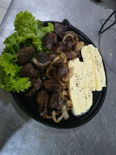 Auxiliar cozinha, a noite, periperi