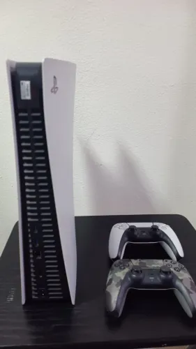 Playstation 5<br>Padrão com leitor de disco ( já vai com o eafc 24 / fifa 2024