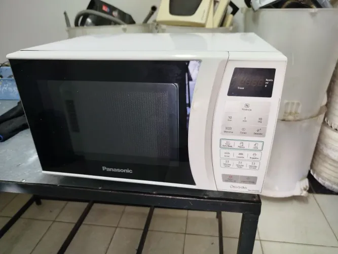 Microondas Panasonic 23 litros usado em boas condições 