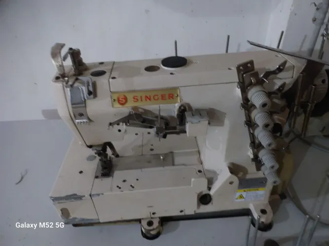 Vendo maquina galoneira