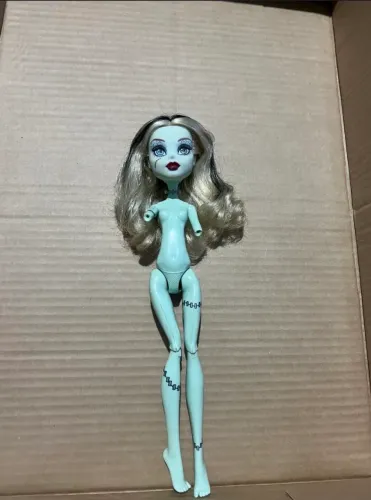 Boneca monster high sucata