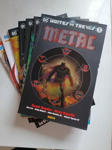 BATMAN: NOITE DE TREVAS - METAL | COLEÇÃO COM 7 EDIÇÕES
