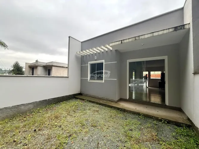 Casa nova para locação no bairro Testo Salto, próxima à Padaria Roiale, em rua tranquila e