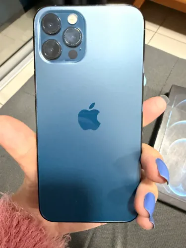iPhone 12 Pro 256 GB Azul, Está com película, tem caixa + Carregador original + Capinha 