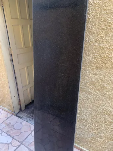VENDO BALCÃO MÁRMORE PRETO SÃO GABRIEL NOVO,NUNCA FOI USADO 182x53