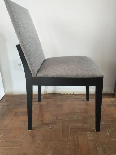 Vendo 4 cadeiras , marca da Tok Stok. Estão novinhas . Parcelo tbm no cartão 180 cada.