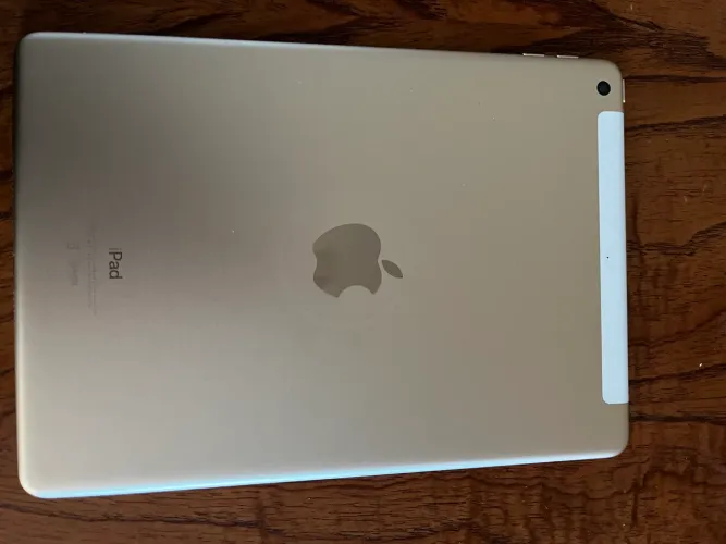 Vendo iPad - 5 Geração 128GB