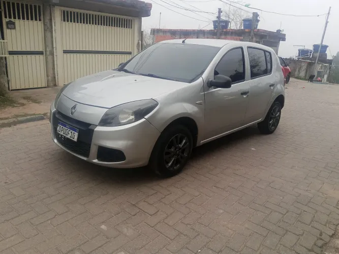 Renault Sandero Authentique Hi-flex 1.0 16V 5P 2013