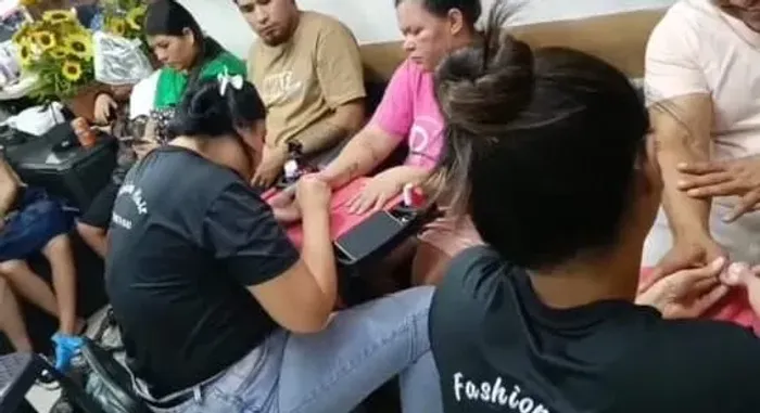 Precisa-se de manicure com experiência