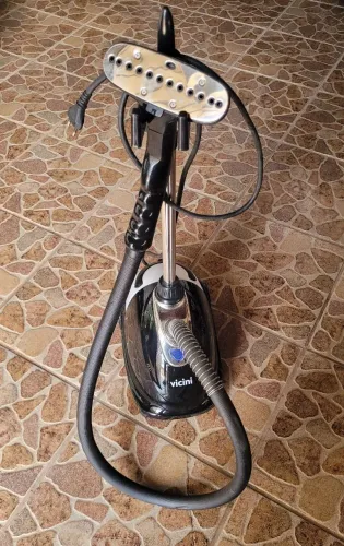 Passadeira de Roupas a Vapor 1,2 Litros Vicini