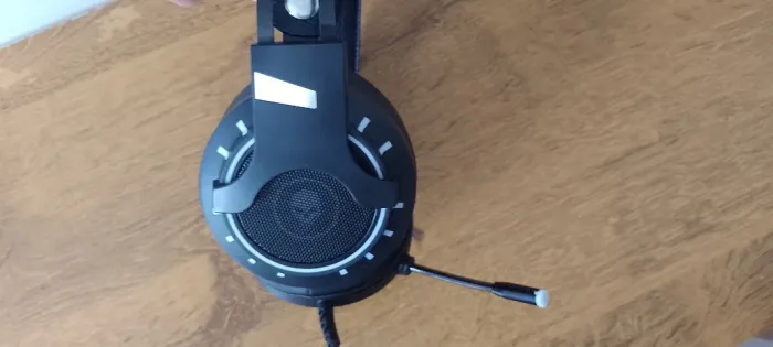 Headset Gamer USB Over-Ear ? Fone gamer com iluminação/detalhes em LED, microfone ajustáve
