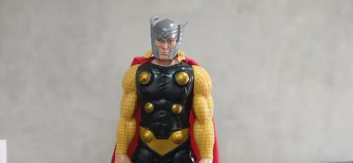 Boneco Thor 30cm 