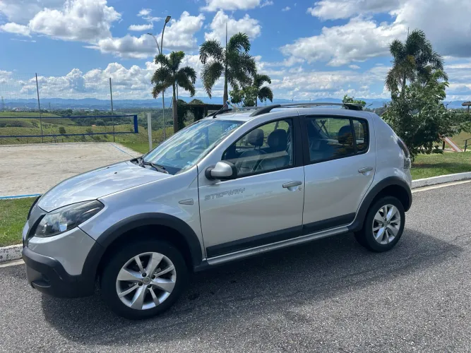 Renault Sandero Stepway Hi-flex 1.6 16V 5P Aut. 2013
