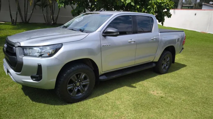 Toyota Hilux CD SR 4X4 2.8 TDI Diesel Aut. 2021