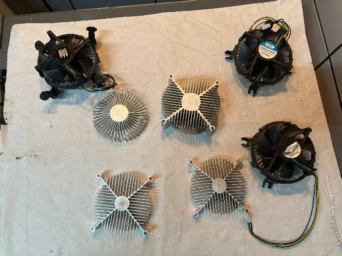Lote com 7 dissipadores de calor e 3 coolers diversos - sucata - leia