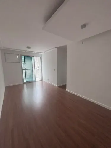 3 Quartos, Suíte, varanda e 1 Vaga.