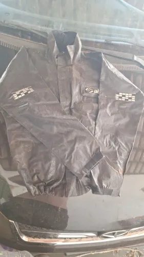 Capa alba g+ bota 40