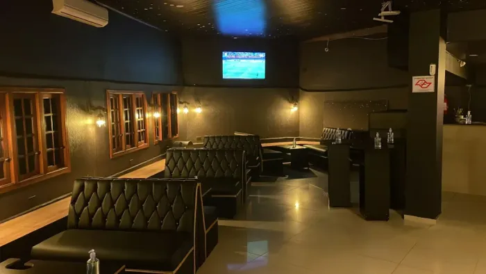 Ponto comercial/Loja/Box para venda possui 500 metros quadrados