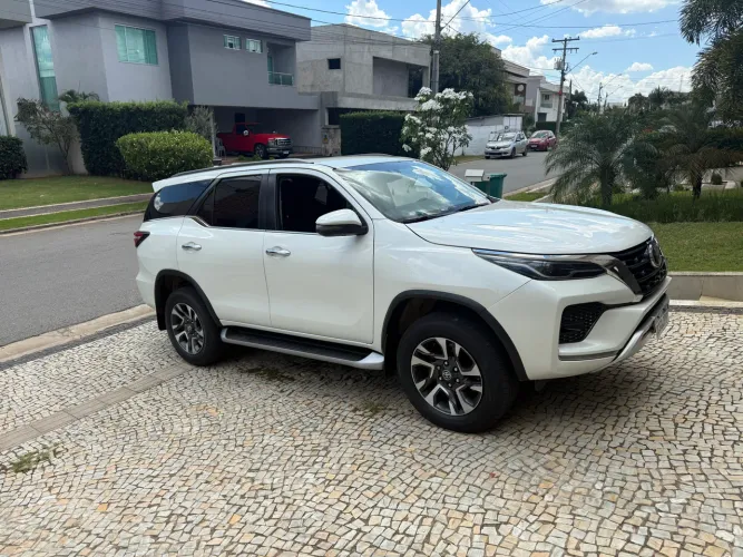 Toyota Hilux SW4 SRX 4X4 2.8 TDI 16V Dies. Aut. 2021