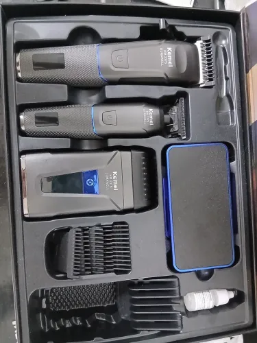 Kit 3 máquinas Barbeiro - nunca usado (Kemei)