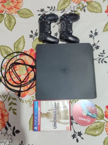 PS4 slim 