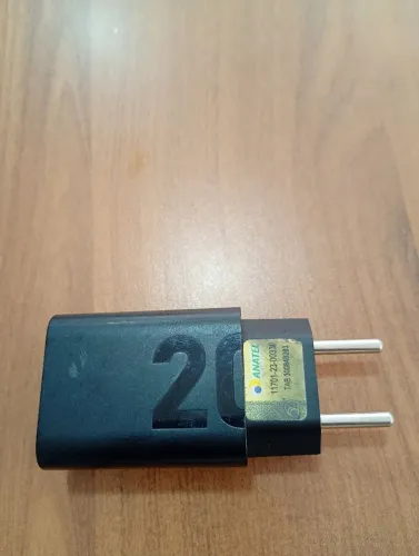 Fonte carregador rápido Motorola 20w original.