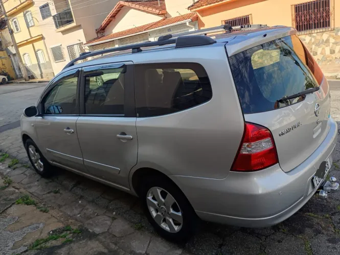 Nissan Livina Grand SL 1.8 16V Flex Fuel Aut. 2012