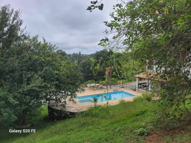 Chácara em Pinhalzinho 2.000 m² confira