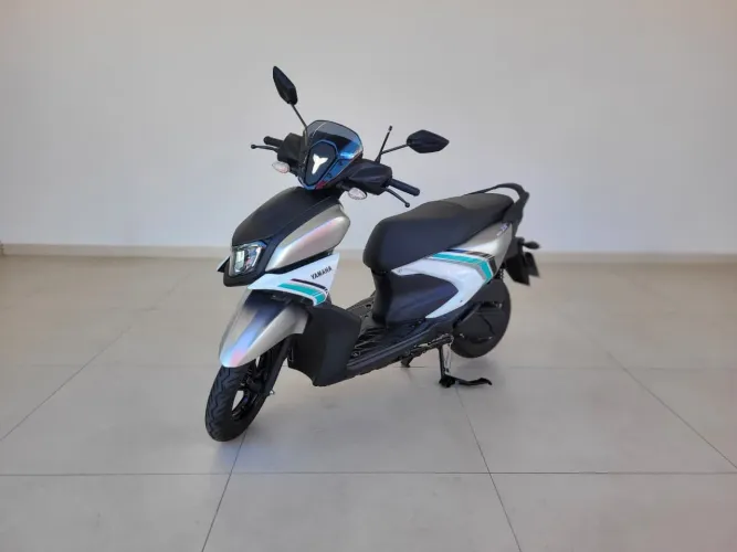 Yamaha ZR 125 CONNECTED
