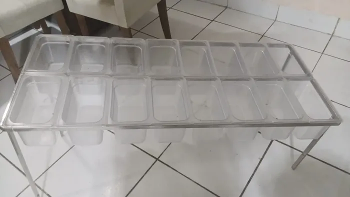 Ideal para açaiteria e sorveteria. Armação de inox com as cubas policarbonato