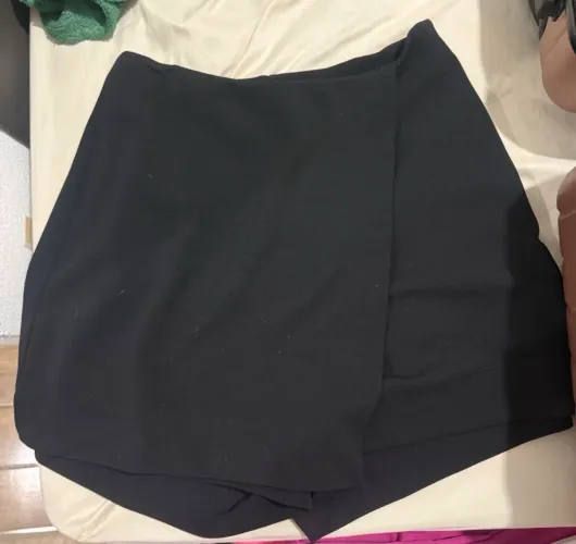 short saia preto