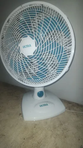Vendo ventilador tamanho 30 cm/127 volts funcionando perfeitamente 