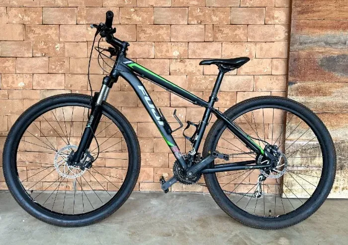 Fuji Nevada 29 - Quadro 17 M | Shimano Deore XT