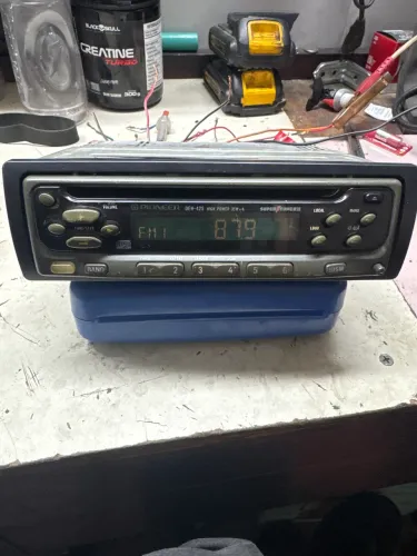 Rádio Pioneer DEH425 antigo