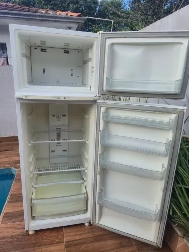 Geladeira Brastemp FrostFree 324 Litros