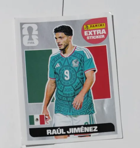 Figurinha legend prata , Raul Gimenes do mexico