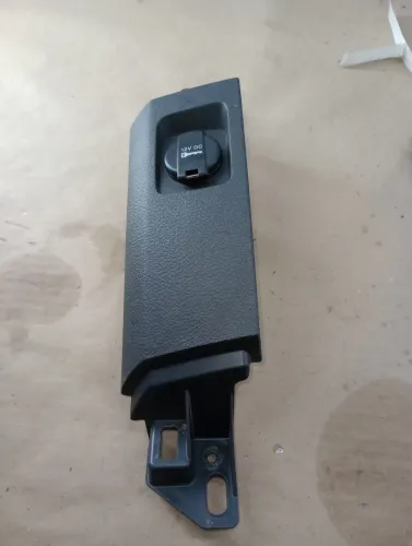 Tomada 12v Com Moldura L.e Dodge Ram 2012 
