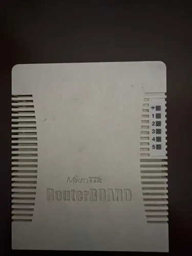 Roteador Wi-Fi Mikrotik RB951UI-2HND - 5 portas LAN - 1 porta PoE - Alta potência 1000mW