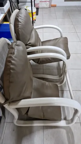 Par de Poltronas de Varanda em Fibra Sintética + Almofadas Impermeáveis (Preço Especial)