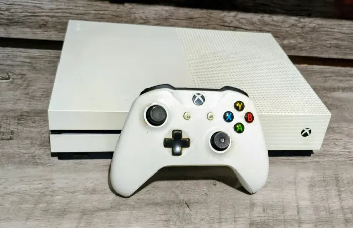 Xbox One S 1T.