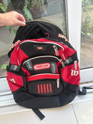 Mochila Wilson Oregon original vermelha e preta- usada